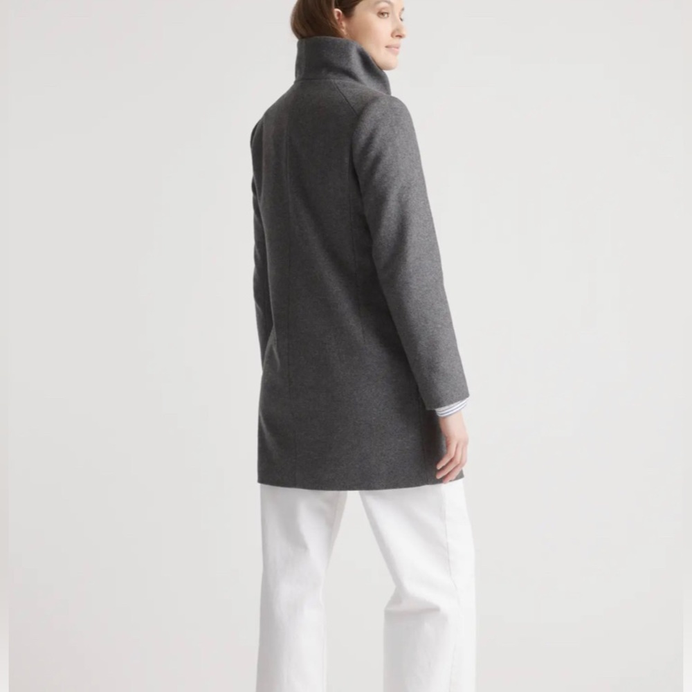J Crew coat 75% wool 10% cashmere 20% nylon size “S”